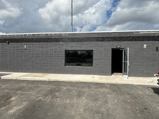 110-114 Taylor Industrial Blvd, Hendersonville, TN for rent - Building Photo - Image 2 of 4