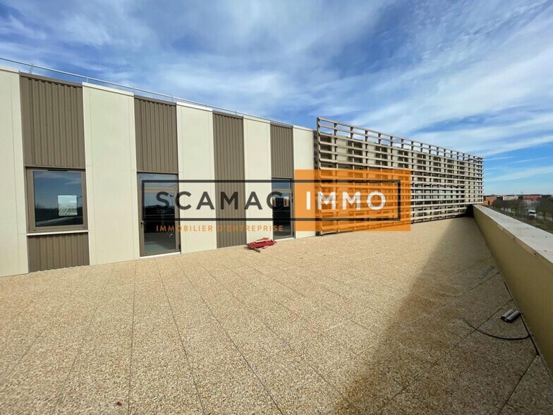 Light Industrial in Tremblay-en-France for sale - Building Photo - Image 2 of 5