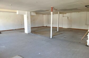 Lord St, Ashton Under Lyne to rent Interior Photo- Image 1 of 4