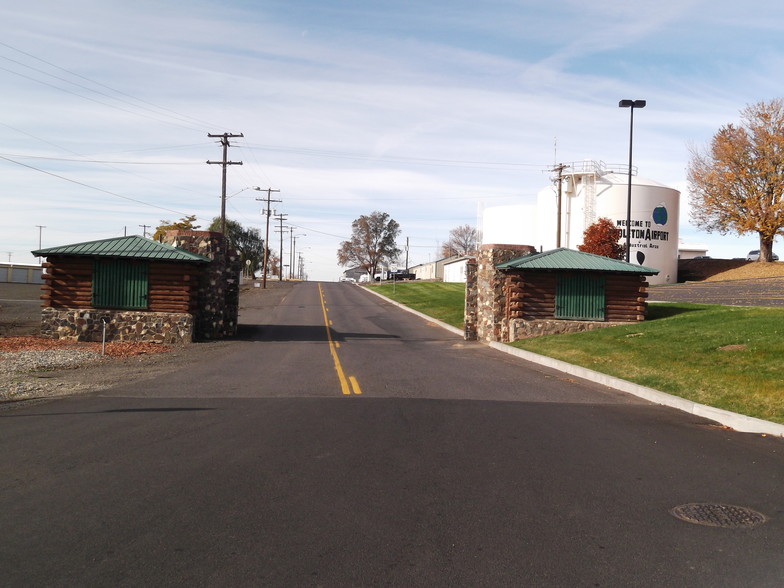 NW Airport Rd, Pendleton, OR for rent - Building Photo - Image 1 of 2