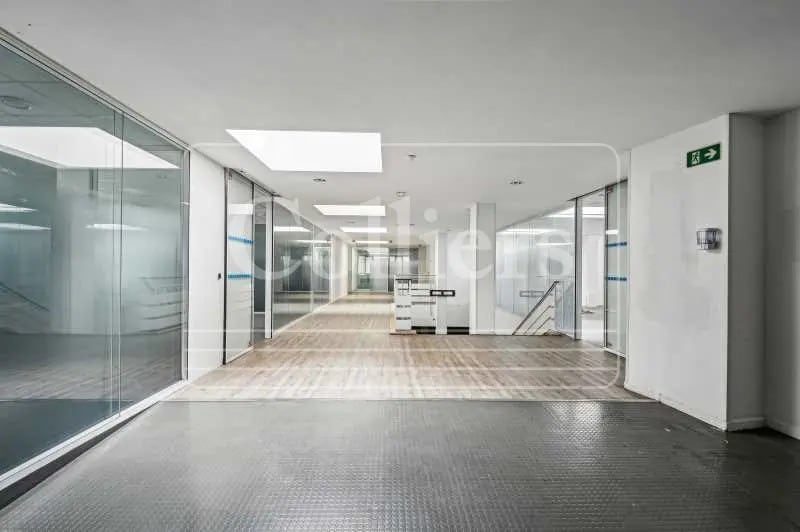 Office in Marseille for sale - Interior Photo - Image 3 of 9
