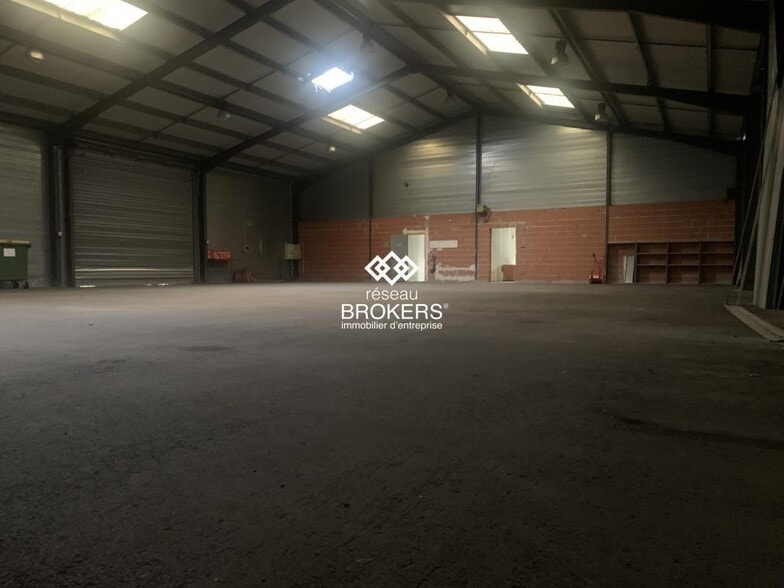 Industrial in Canals for sale - Building Photo - Image 3 of 3