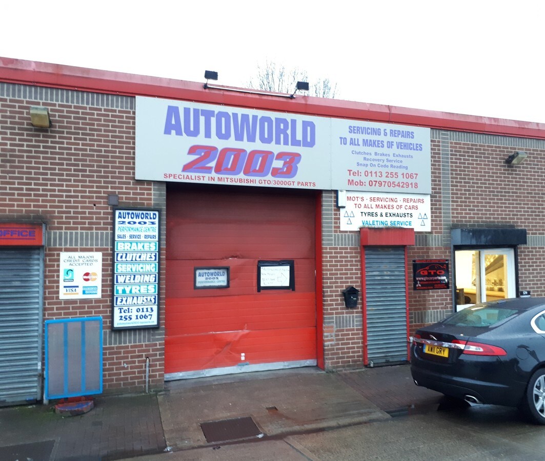 573587 Stanningley Rd, Leeds LS13 4EL UK