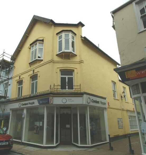 4 Cross St, Barnstaple to rent - Primary Photo - Image 1 of 2