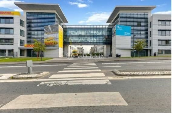 Office in Le Bourget to rent - Building Photo - Image 1 of 10