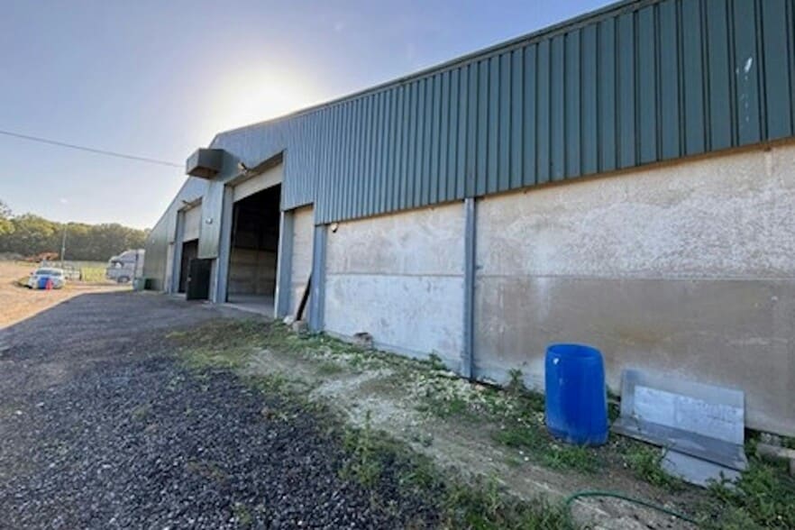 Long Lane, Odiham to rent - Building Photo - Image 2 of 2