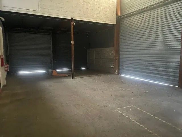 365 Avenue Des Paluds, Aubagne to rent - Interior Photo - Image 3 of 5