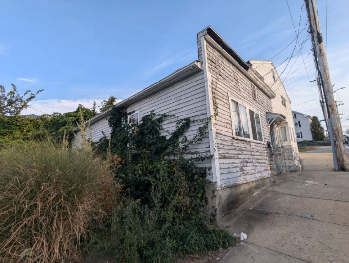 994 Main St, West Warwick, RI for sale - Building Photo - Image 1 of 1