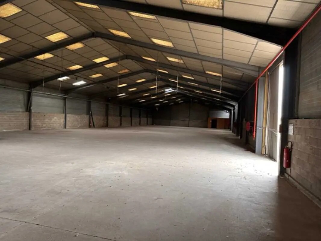 Light Industrial in Jassans-Riottier to rent Interior Photo- Image 1 of 5