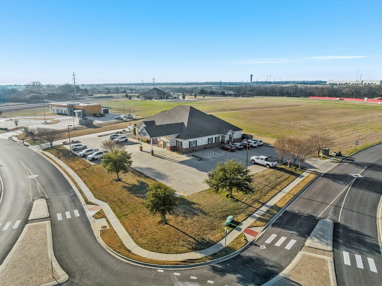 2501 Ambassador Dr, Waco, TX for sale - Building Photo - Image 1 of 20