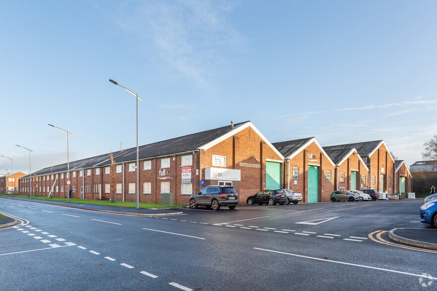 First Ave, Kingswinford DY6 7PP