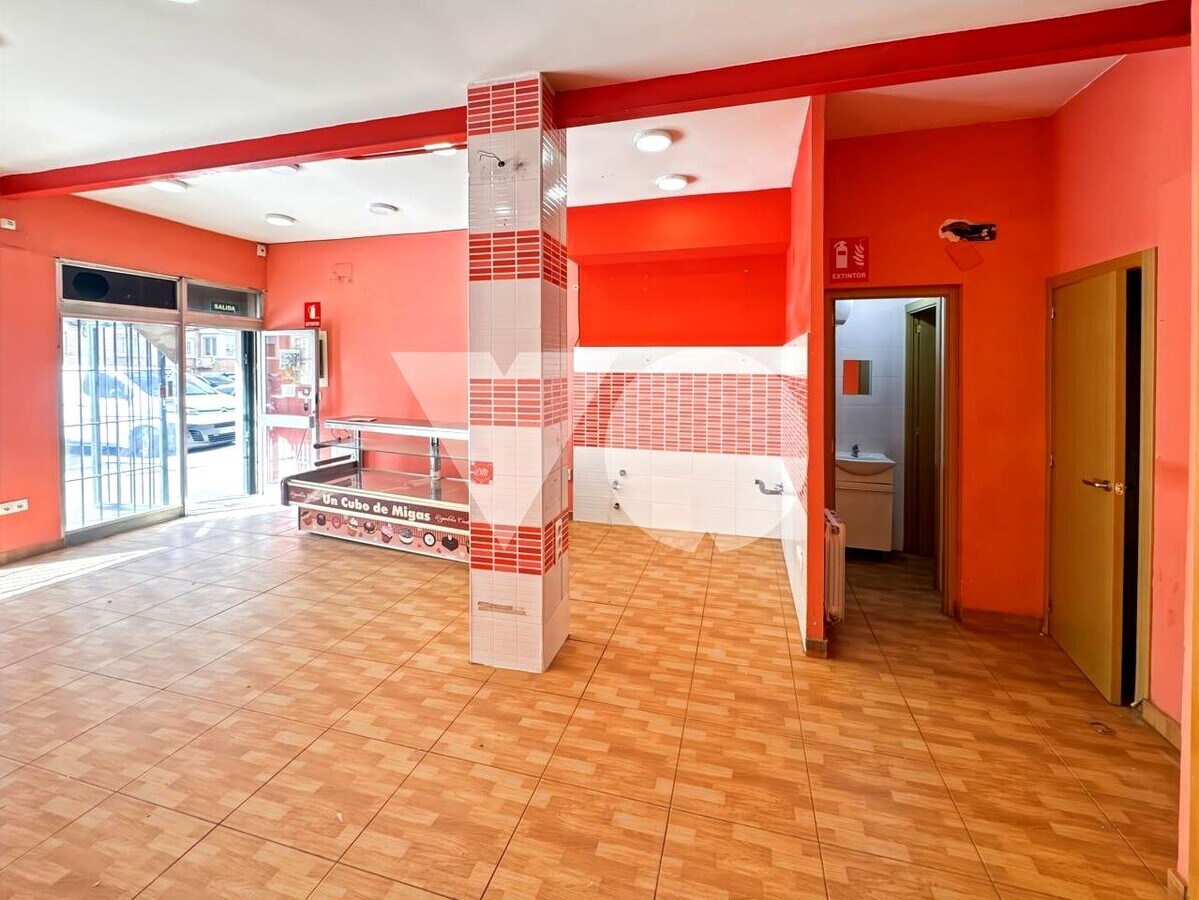 Madrid, MAD 28030 - Unit 1 - - Interior Photo - Image 1 of 6