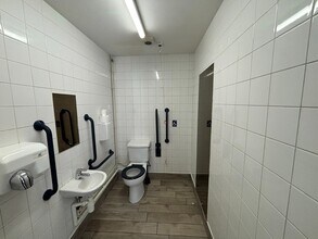 3-4 Wharf St, Sowerby Bridge to rent Interior Photo- Image 1 of 5