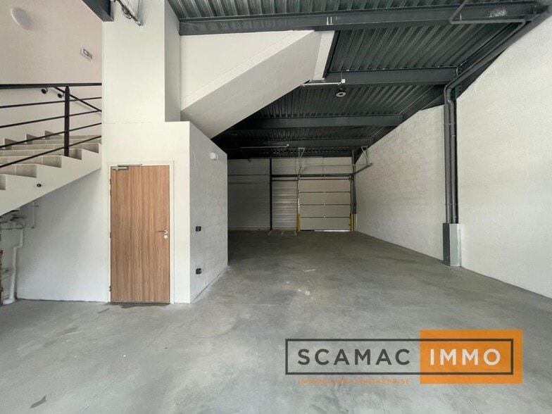 Light Industrial in Fresnes to rent - Building Photo - Image 2 of 5