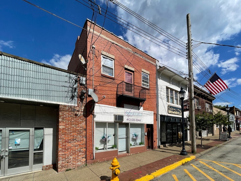 9 Unit Mixed-Use Portfolio portfolio of 2 properties for sale on LoopNet.co.uk - Building Photo - Image 3 of 12