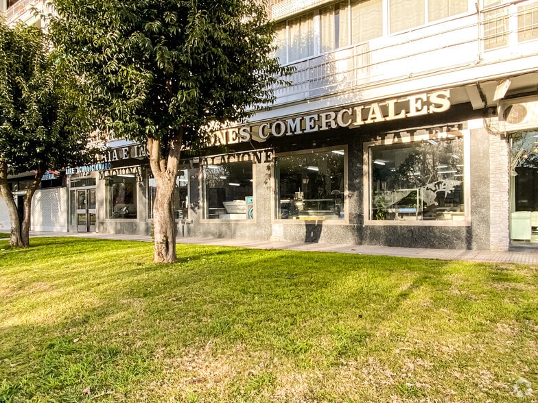 Calle Cabo de San Vicente, 16, Alcorcón, Madrid for sale - Building Photo - Image 1 of 3
