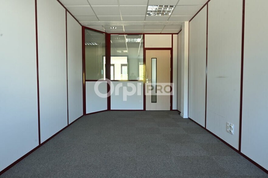 5 Route Du Paisy, Dardilly to rent - Interior Photo - Image 3 of 11