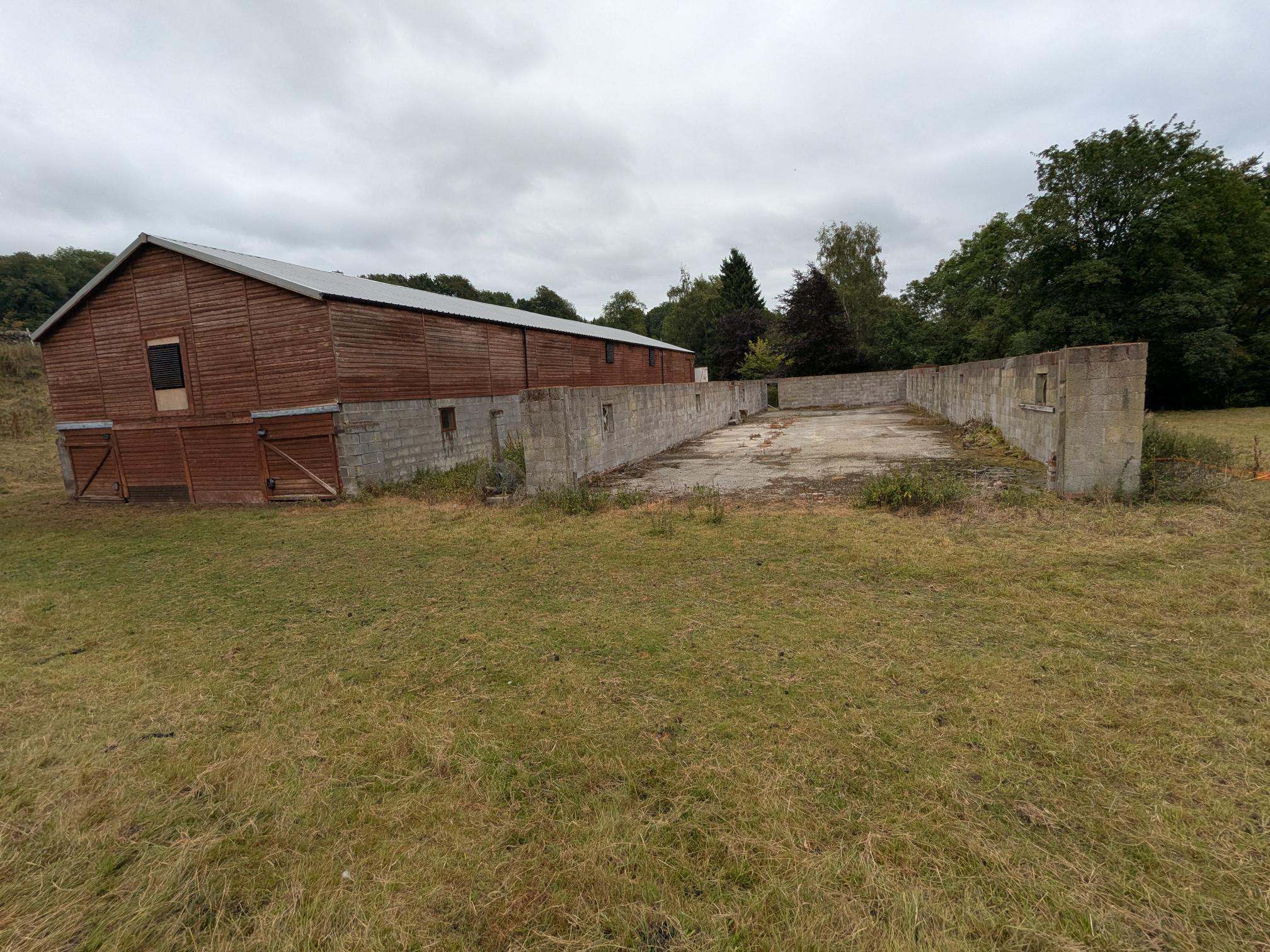 Store, Blairgowrie to rent Building Photo- Image 1 of 8