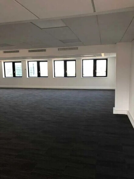 Office in Charenton-le-Pont to rent - Interior Photo - Image 2 of 7