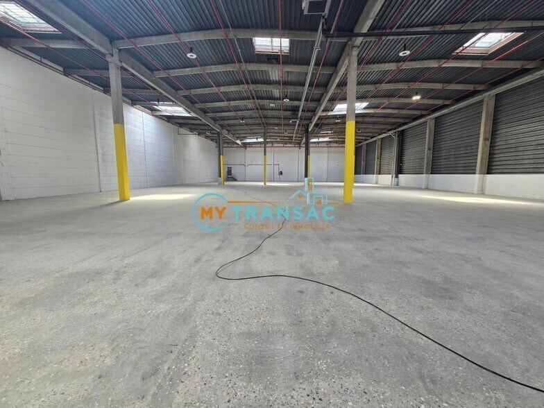 Industrial in Rosny-sous-Bois to rent - Interior Photo - Image 2 of 17