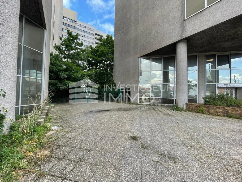 Location Bureaux 250 m² - Photo 1