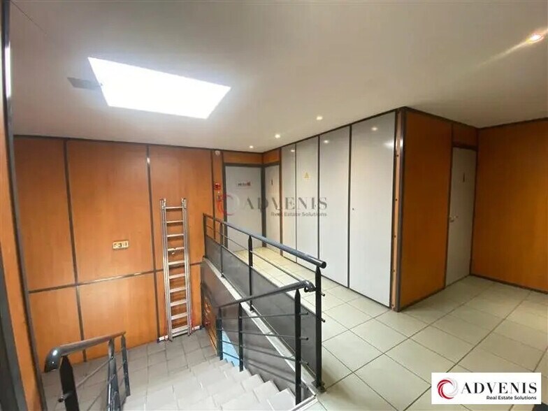 Office in Mérignac to rent - Interior Photo - Image 3 of 12