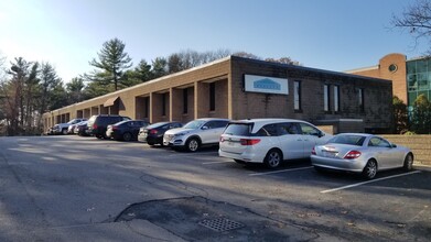 318-320 Bear Hill Rd, Waltham, MA for rent Building Photo- Image 1 of 13