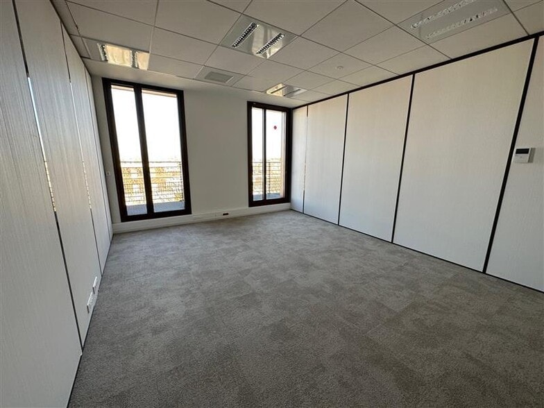 Office in Montévrain to rent - Building Photo - Image 2 of 10