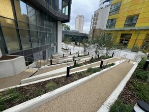 52 Marsh Wall, London to rent Building Photo- Image 2 of 4