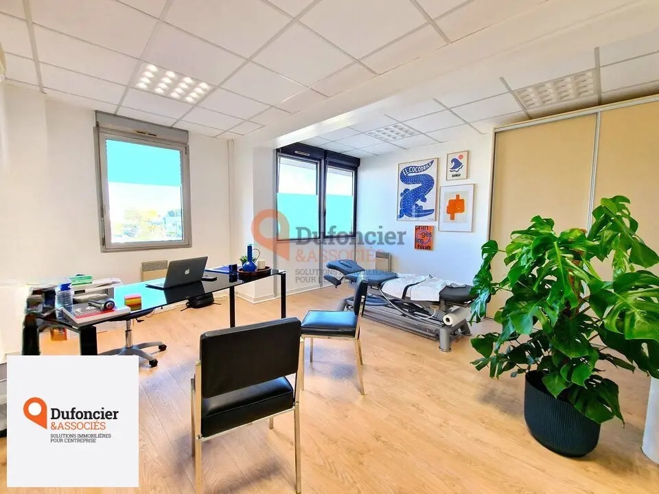 Location Bureaux 21 m² - Photo 1