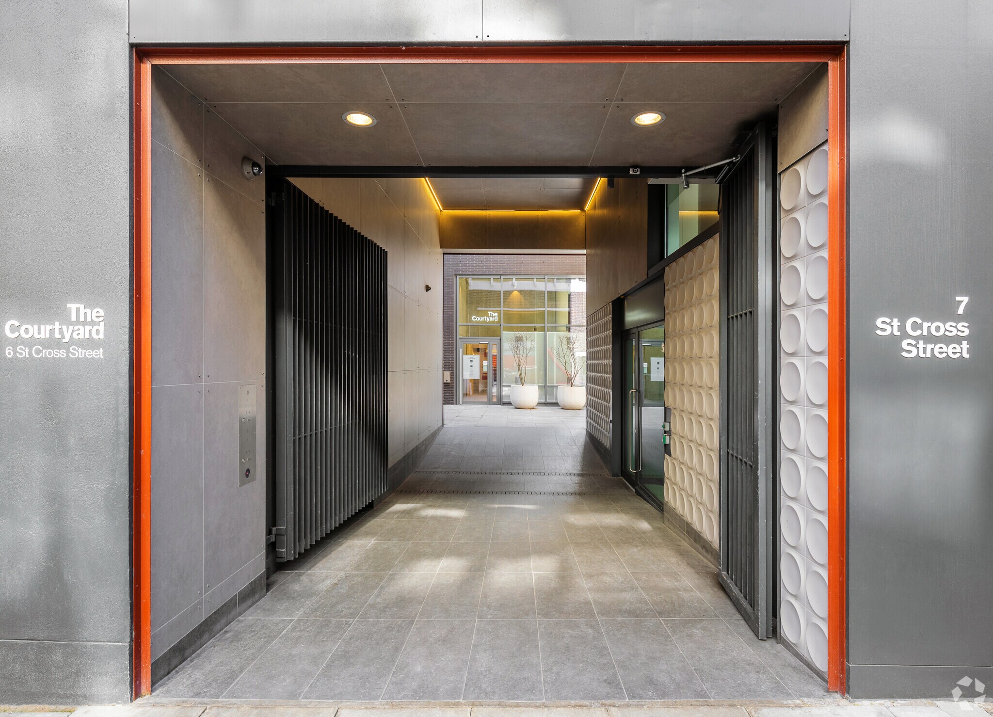 6-7 St. Cross St, London, EC1N 8UB - The Courtyard Building - Office to ...