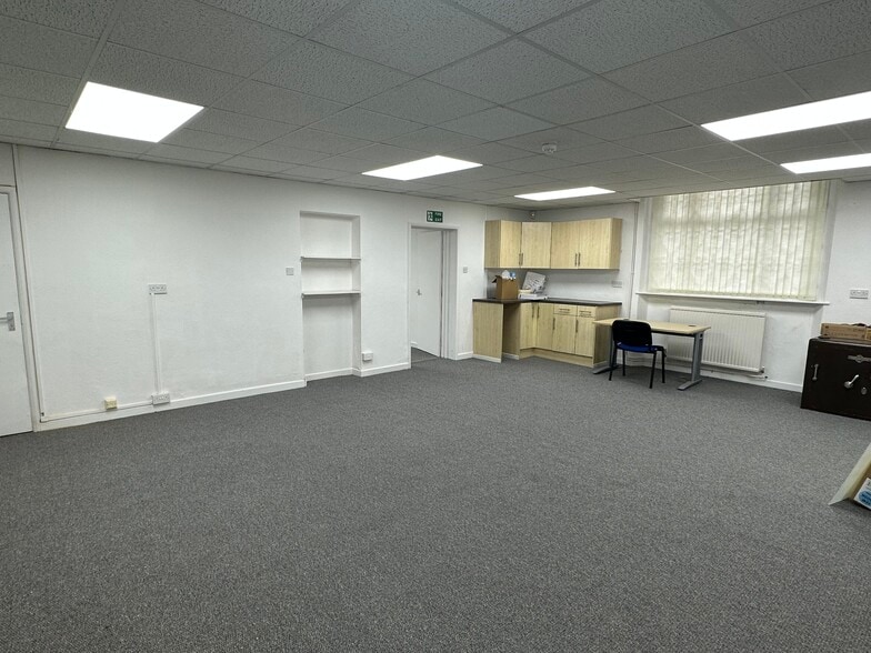 Office in Midland House, Station Road Rd, Sutton Coldfield to rent - Interior Photo - Image 2 of 5