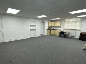 Midland Dr, Sutton Coldfield to rent Interior Photo- Image 1 of 4