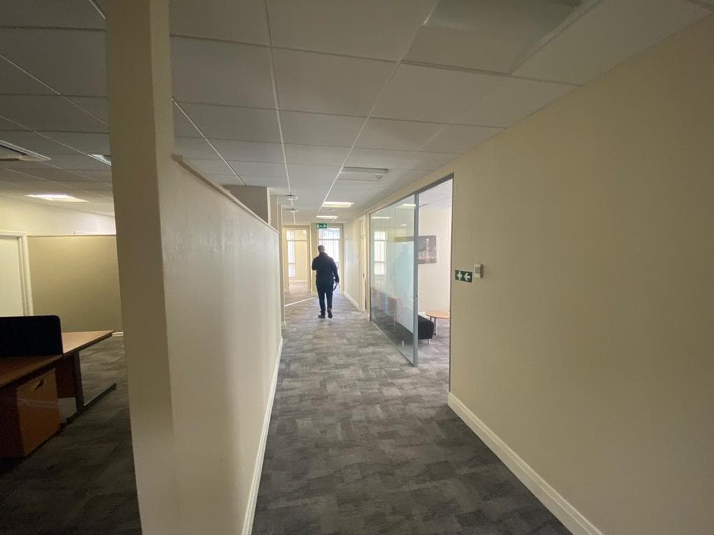 39-43 High St, St Neots to rent Interior Photo- Image 1 of 1