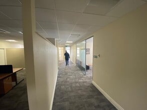 39-43 High St, St Neots to rent Interior Photo- Image 1 of 1