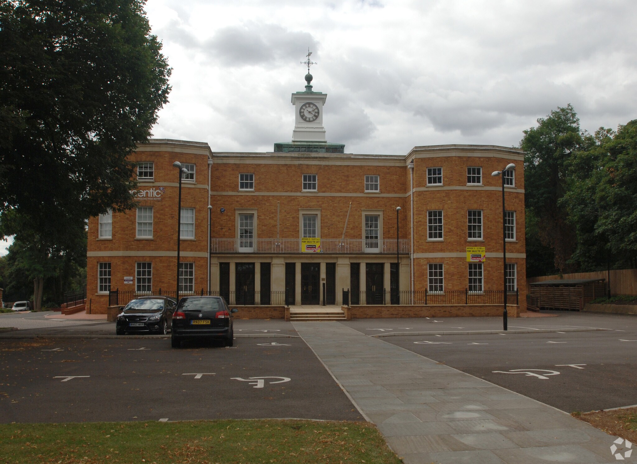 The Limes, Bedford to rent Primary Photo- Image 1 of 30