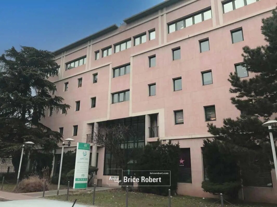 Office in Lyon to rent Building Photo- Image 1 of 21