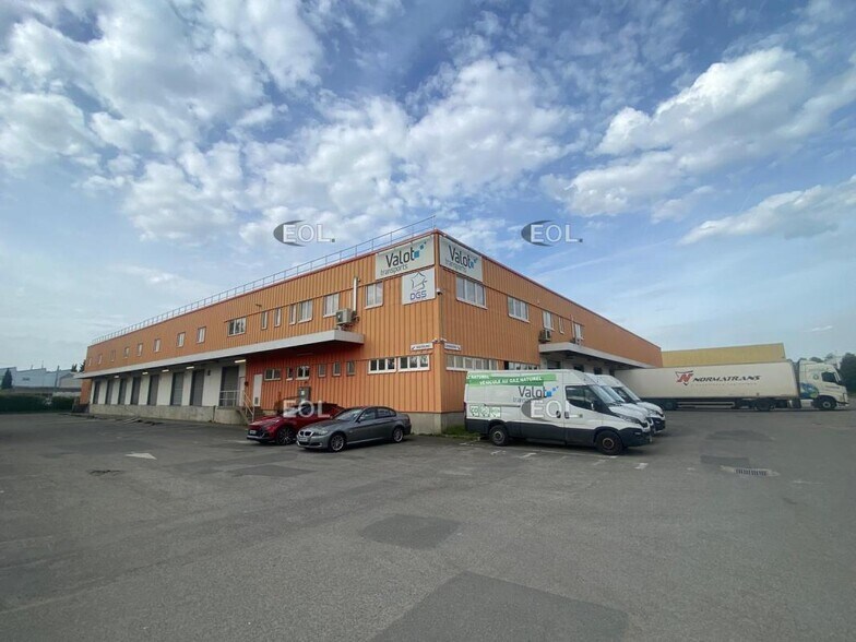 Industrial in Chennevières-sur-Marne to rent - Building Photo - Image 1 of 10