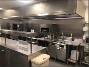 1 Dock Rd, London to rent Interior Photo- Image 2 of 2