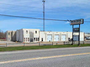 14841 Sperry Rd, Newbury, OH for rent Primary Photo- Image 1 of 2