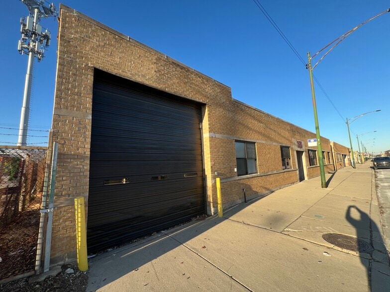 5680 N Northwest Hwy, Chicago, IL for sale - Building Photo - Image 3 of 10