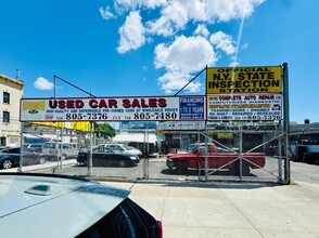 117-18 101st Ave, South Richmond Hill, NY for rent Primary Photo- Image 1 of 3