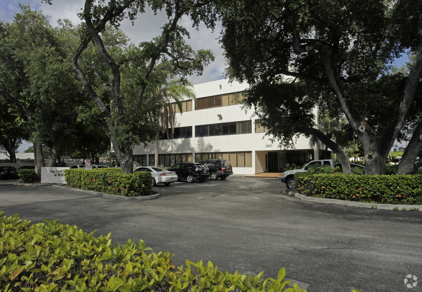 3850 SW 87th Ave, Miami, FL for sale - Primary Photo - Image 1 of 1