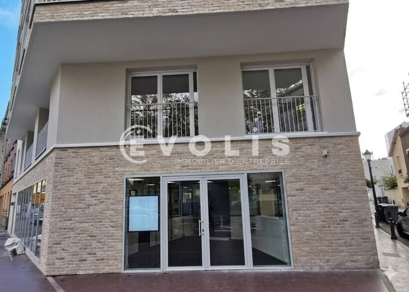 Retail in Montrouge to rent - Building Photo - Image 2 of 13