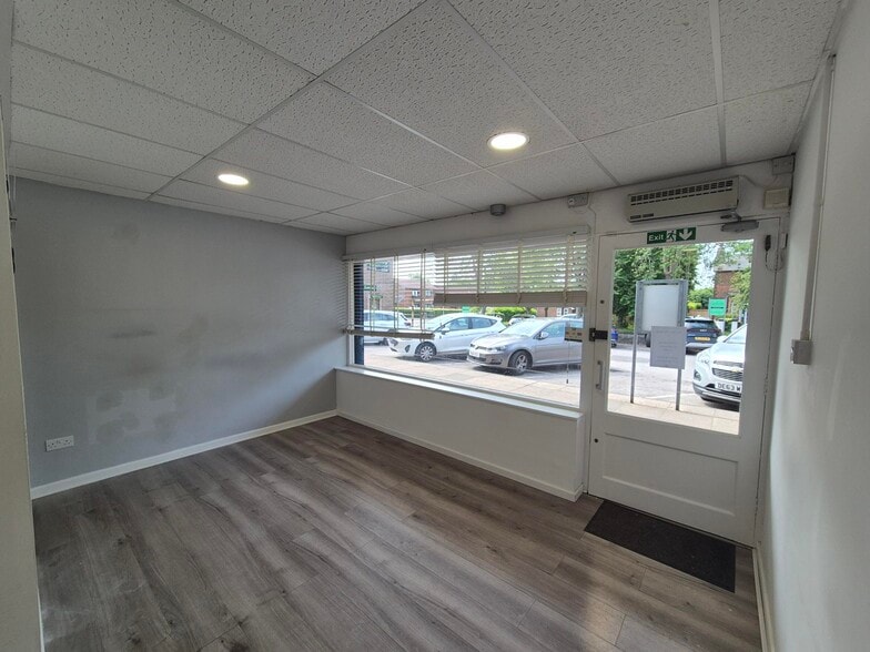 7 Treeview Ct, Liverpool to rent - Building Photo - Image 3 of 3