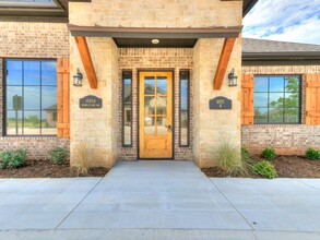 15201 Crown at Lone Oak Rd, Edmond, OK for rent Building Photo- Image 1 of 16