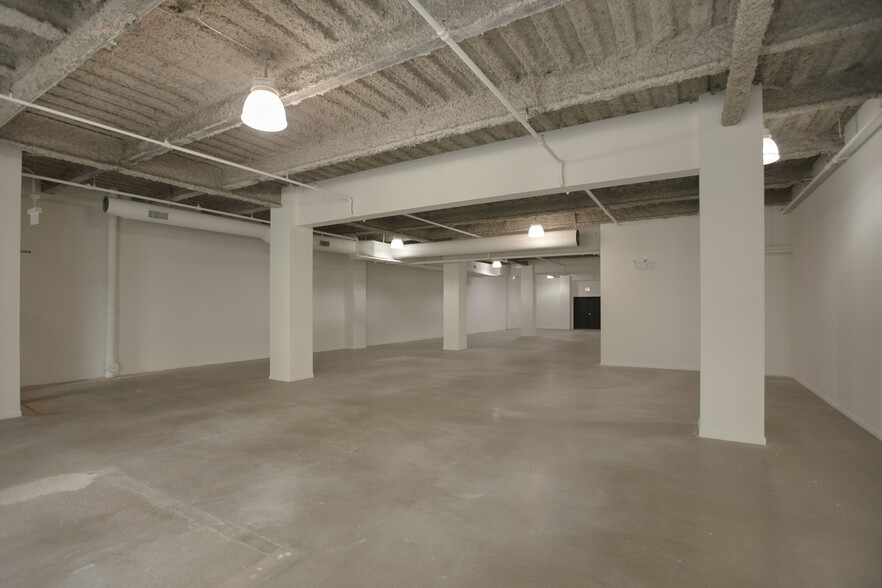 855 W Belmont Ave, Chicago, IL for rent - Interior Photo - Image 3 of 9