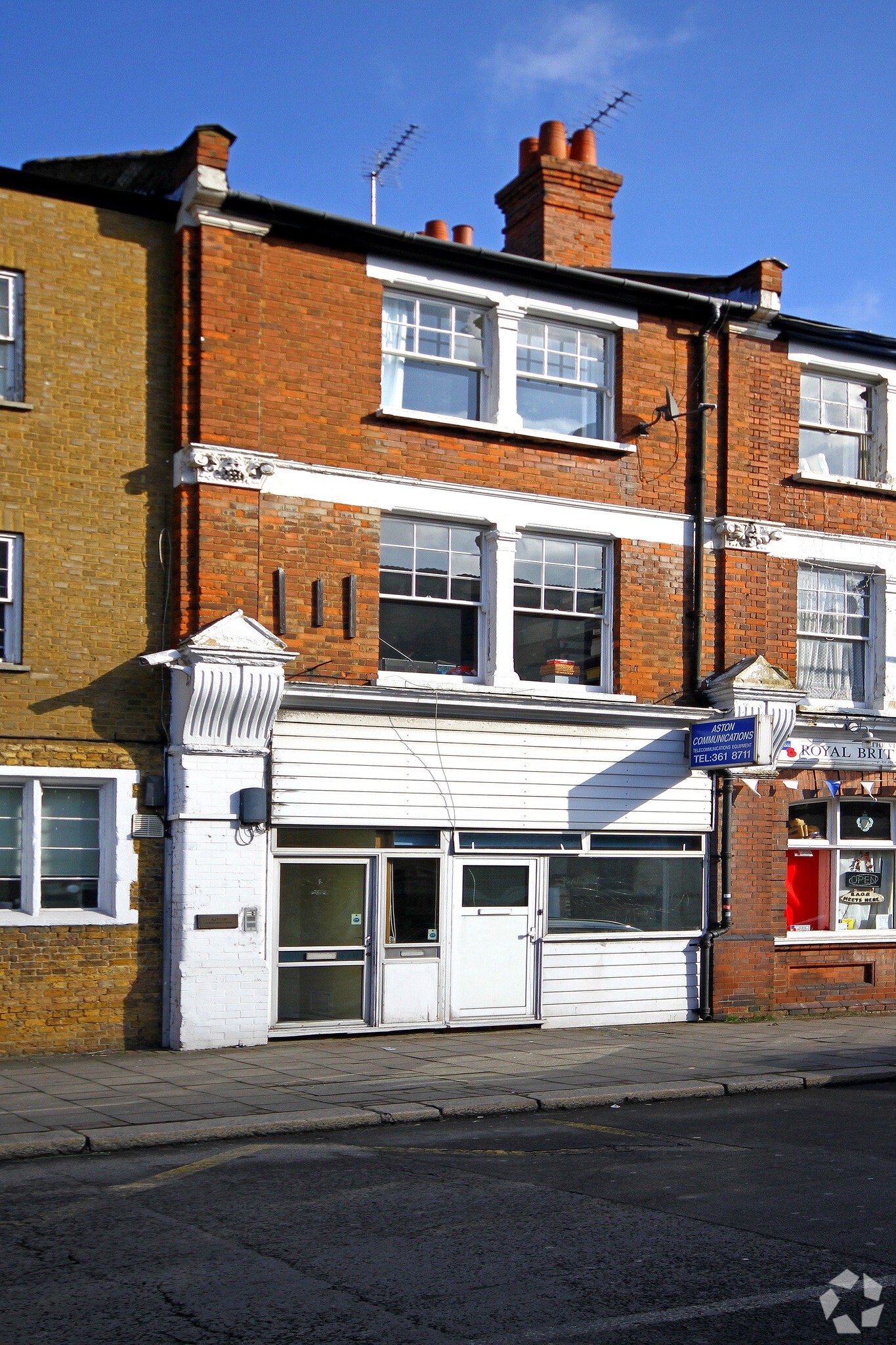 Friern Barnet Rd, London to rent Building Photo- Image 1 of 3