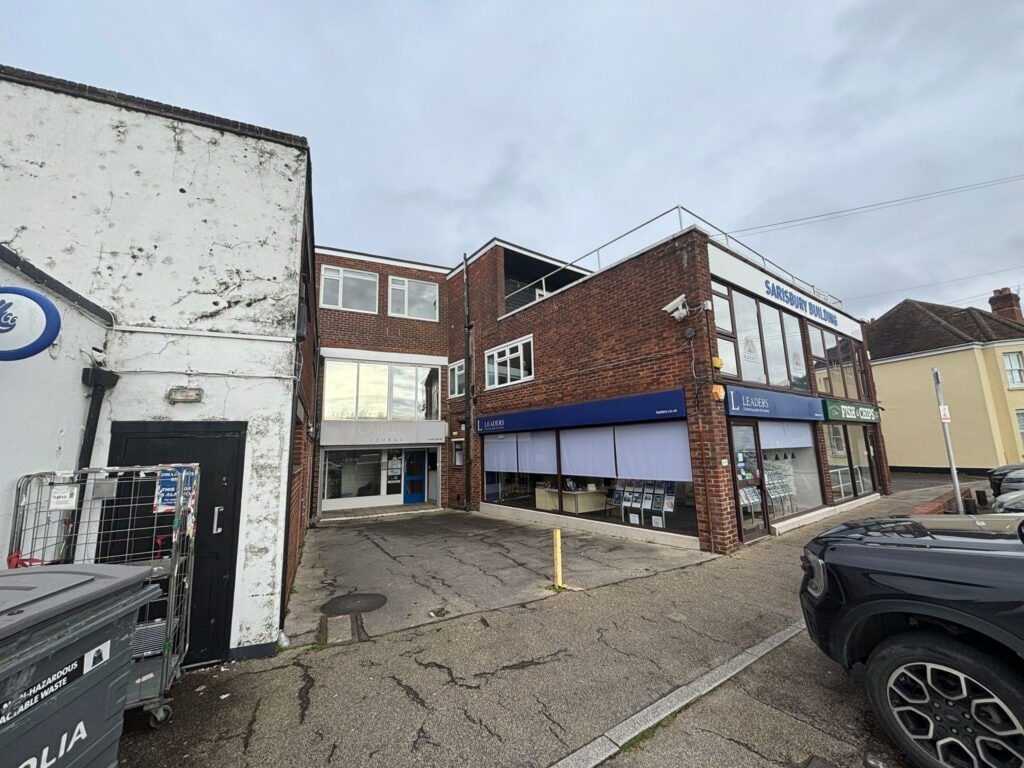 172-180 Bridge Rd, Sarisbury Green to rent Primary Photo- Image 1 of 2