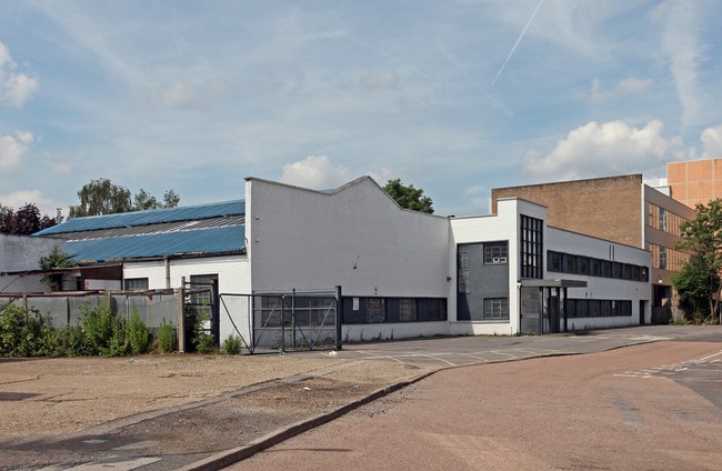 More details for 10 Wellcroft Rd, Slough - Industrial to Rent